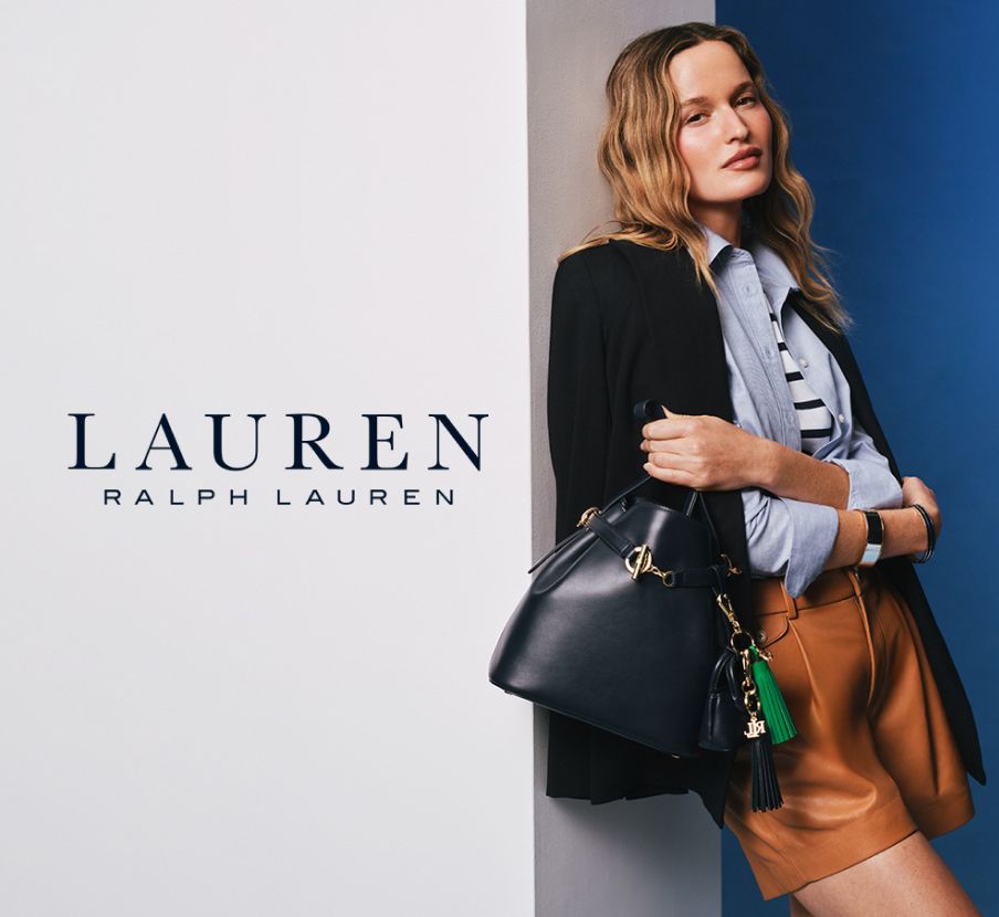 Mujer usando vestido entallado, largo color cafe, POLO RALPH LAUREN