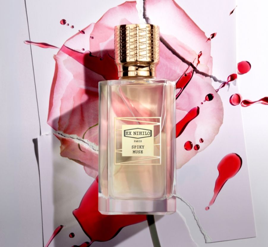 Imagen de locion dorada de la marca EX NIHILO