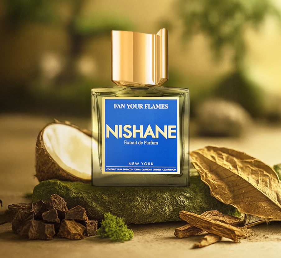 imagen de locion dorada de la marca NISHANE