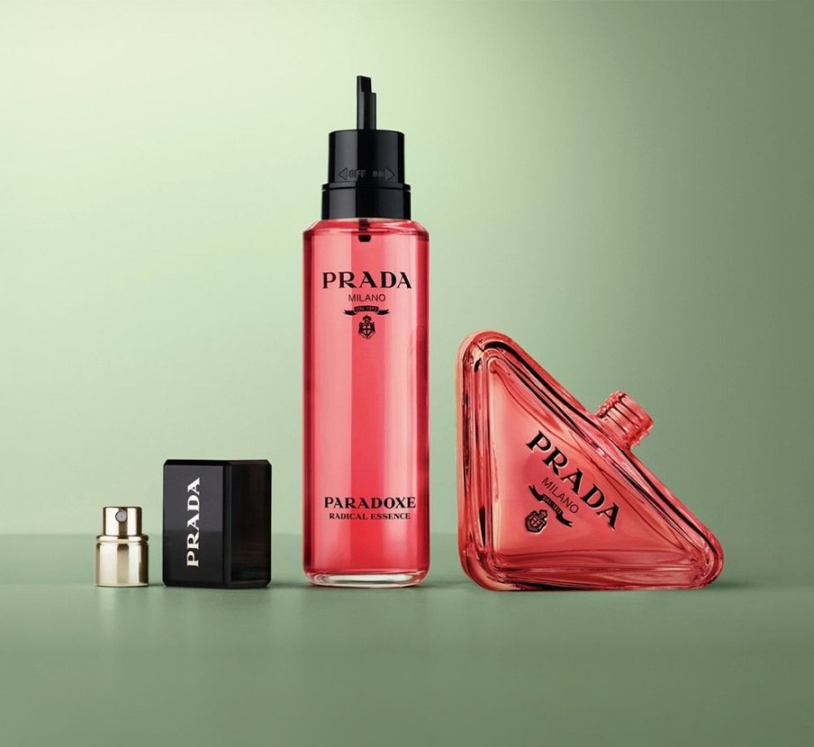 imagen de locion rosa con negro la marca PRADA