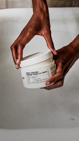 Imagen de frasco de crema color blanco, LE LABO