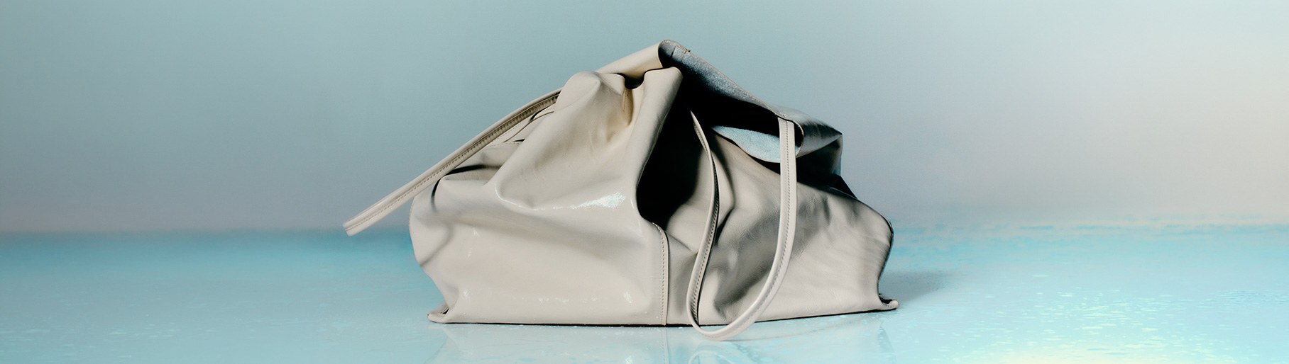 imagen de bolso blanco de la marca BIMBA Y LOLA