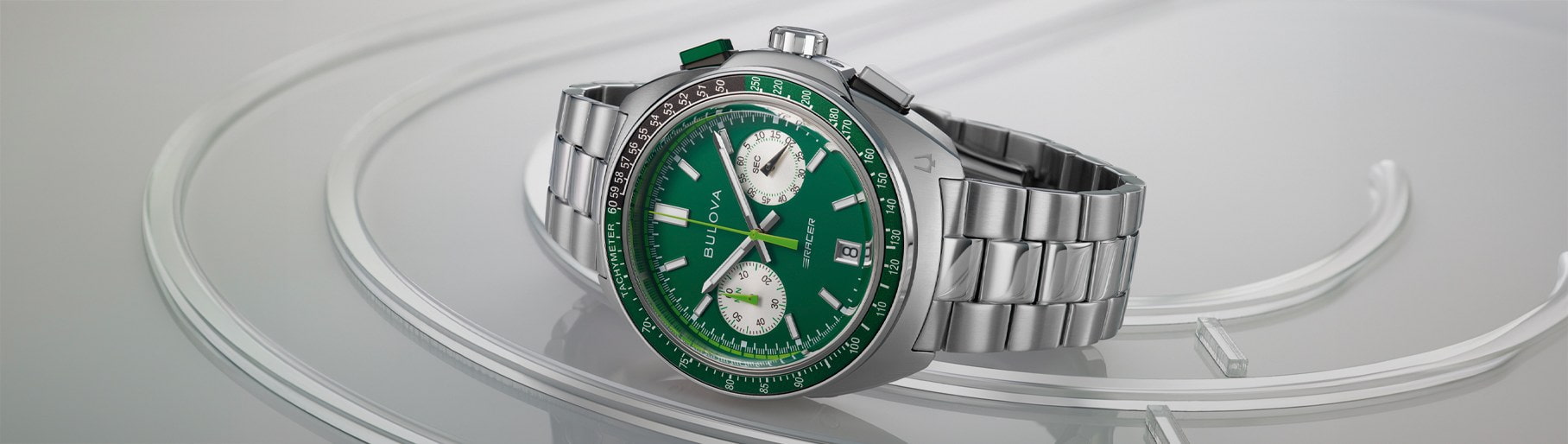 imagen de reloj plateado con verde BULOVA