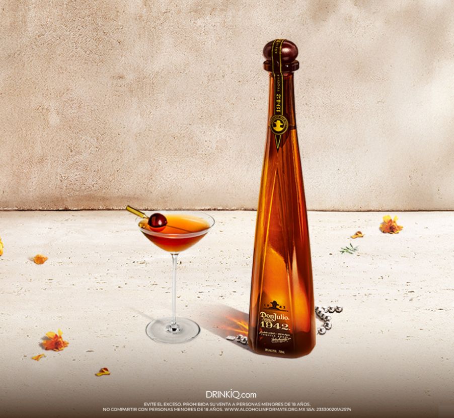 imagen de una botella de tequilla DON JULIO 1942 