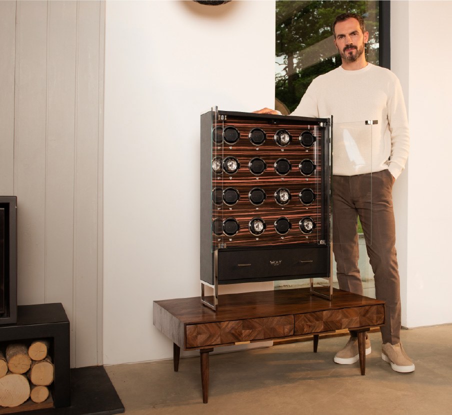 imagen de caja negra de la marca wolf