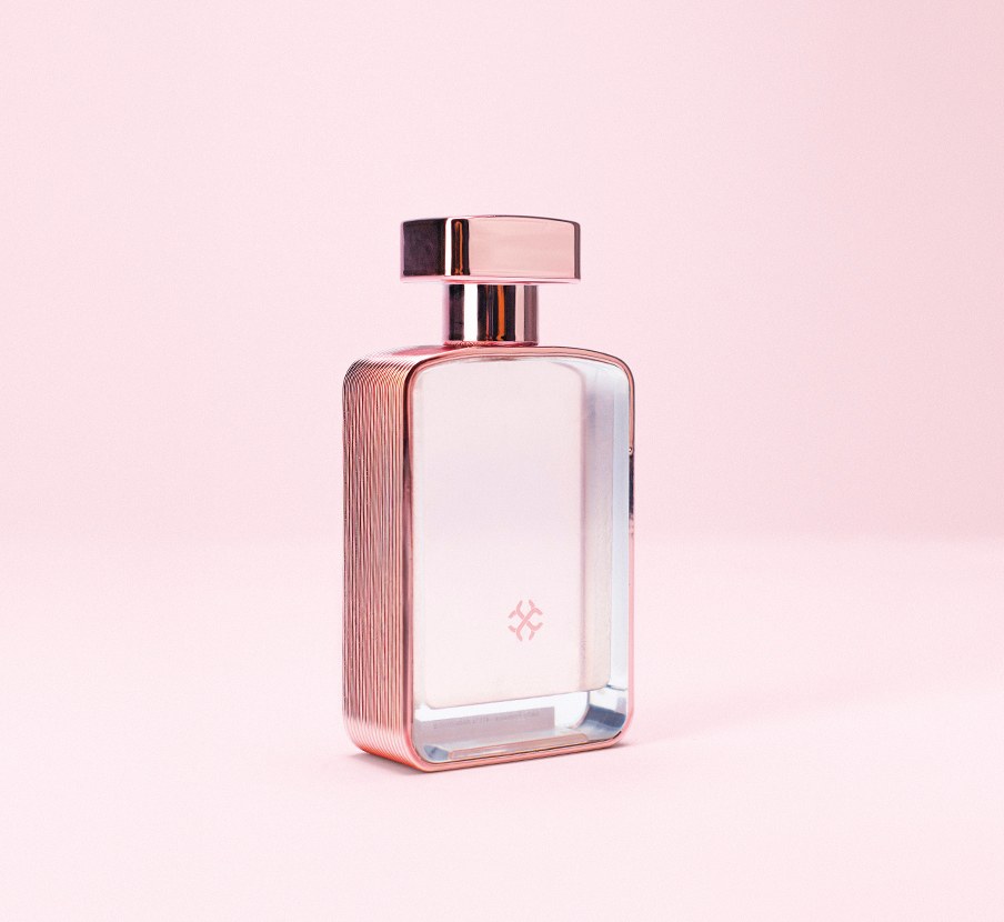 Imagen de locion rosa de la marca CARLO CORINTO