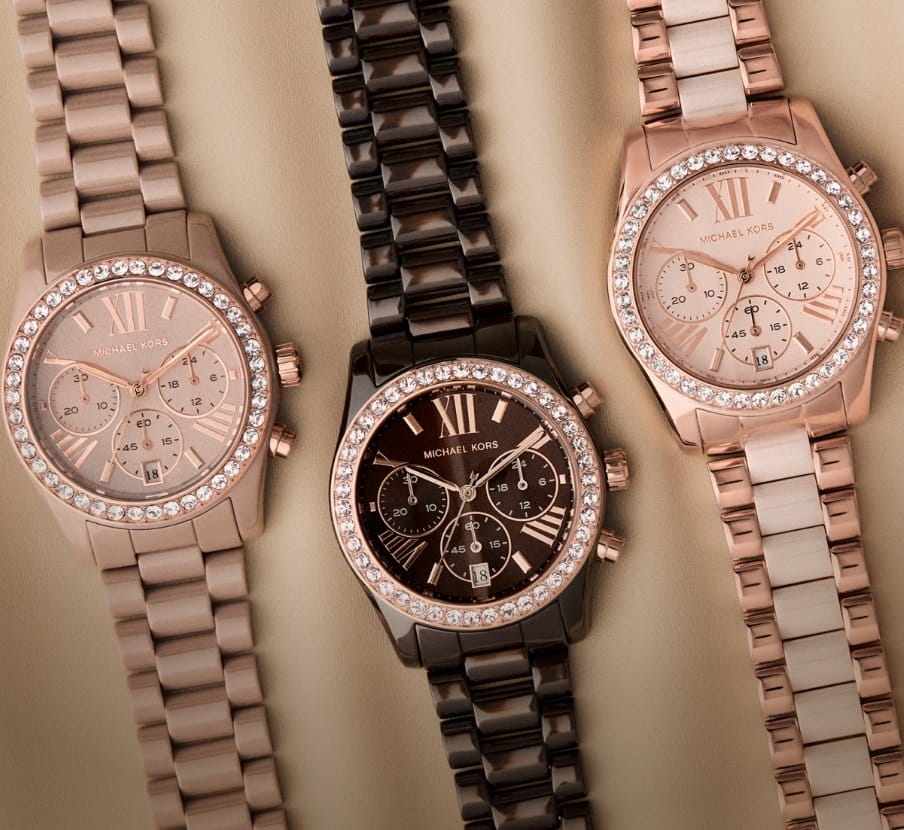 Imagen de reloj dorado con caratula cafe, MICHAEL KORS