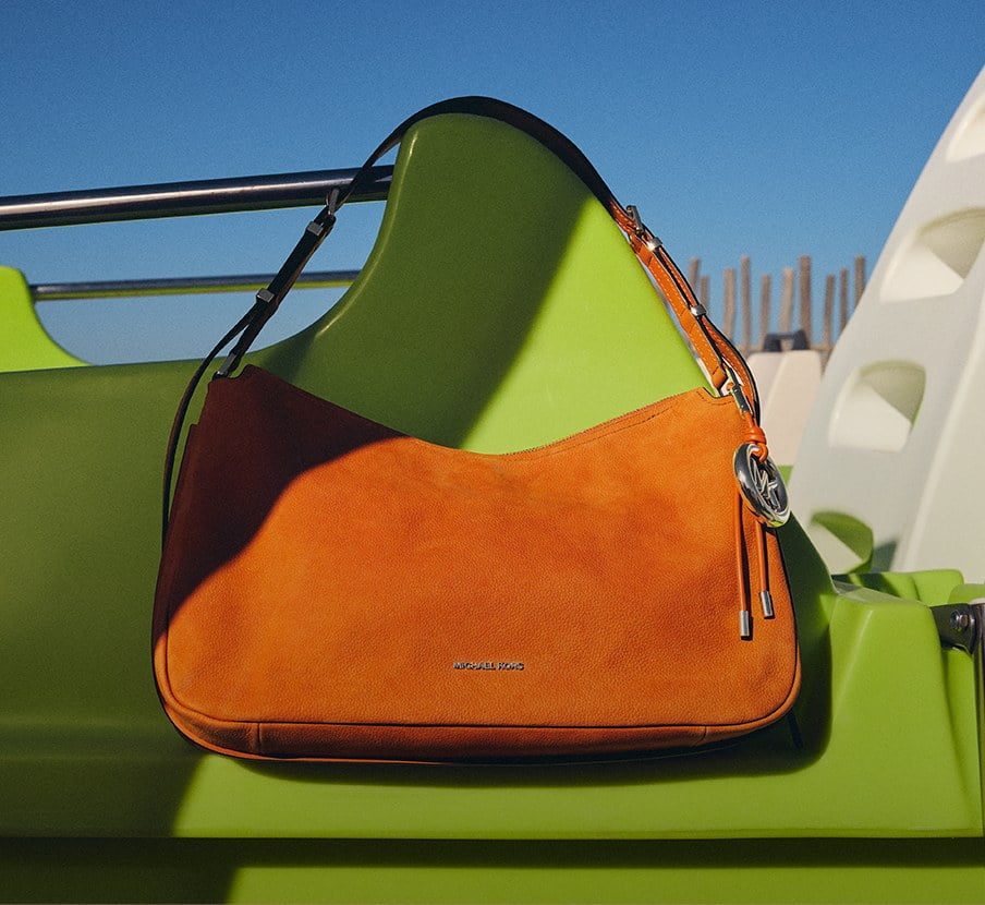 Imagen de bolso cafe de la marca MICHAEL KORS