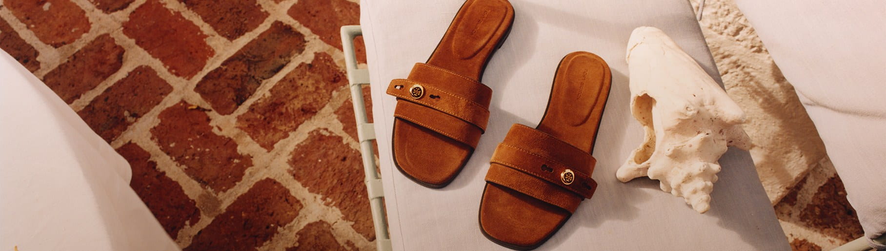 imagen de sanalias cafes de la marca TORY BURCH