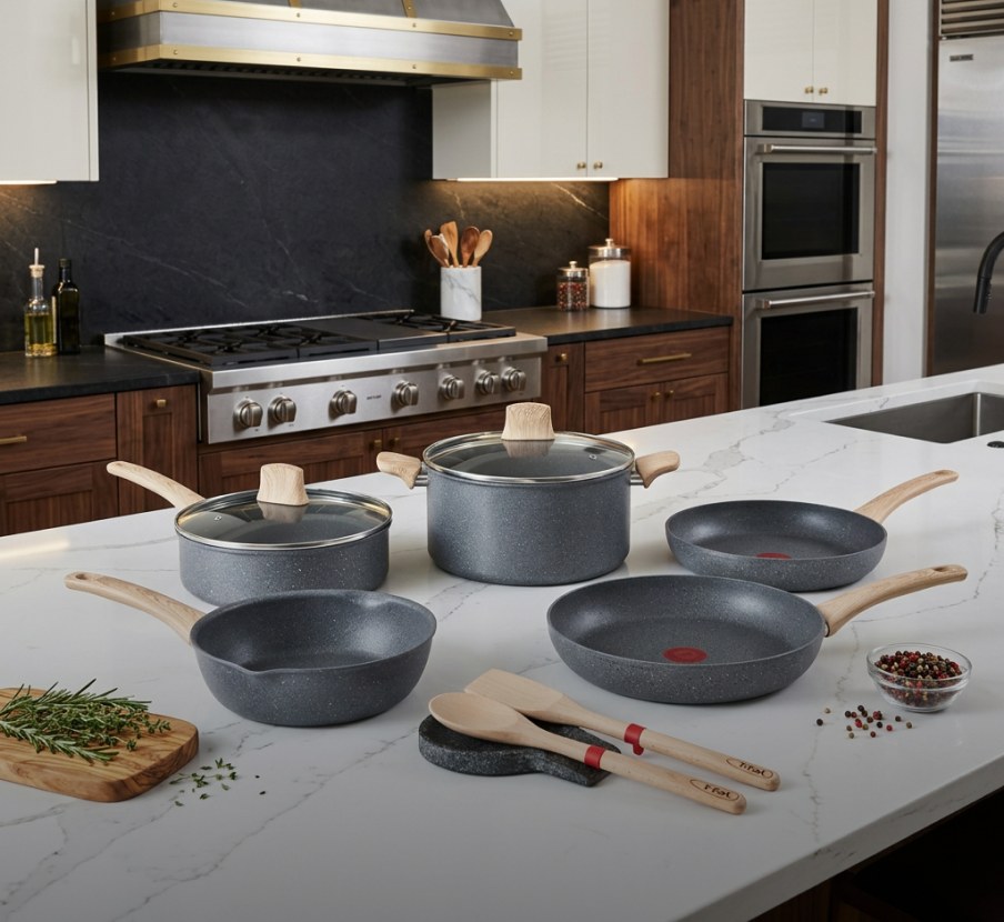imagen de bateria de cocina gris