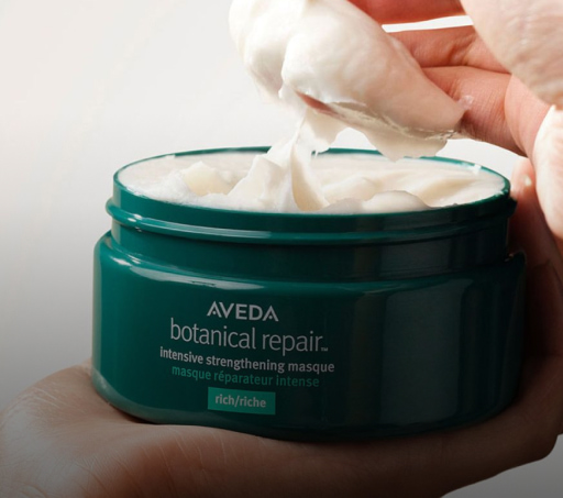 frasco de crema color verde botanical-repair de la marca AVEDA