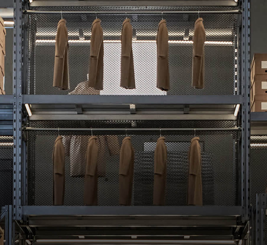 Imagen de abrigos cafes de la marca MAX MARA
