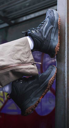 Imagen de par de tenis azules. TIMBERLAND