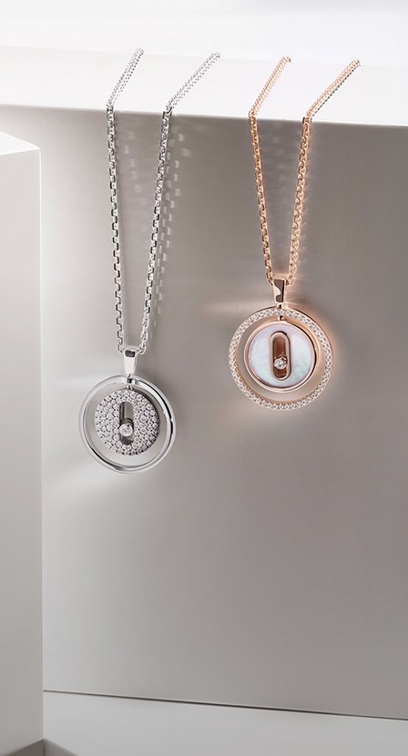 imagen de dos collares uno plateado y el otro dorado. MESSIKA