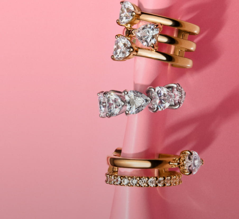 imagen de anillos de la marca PANDORA