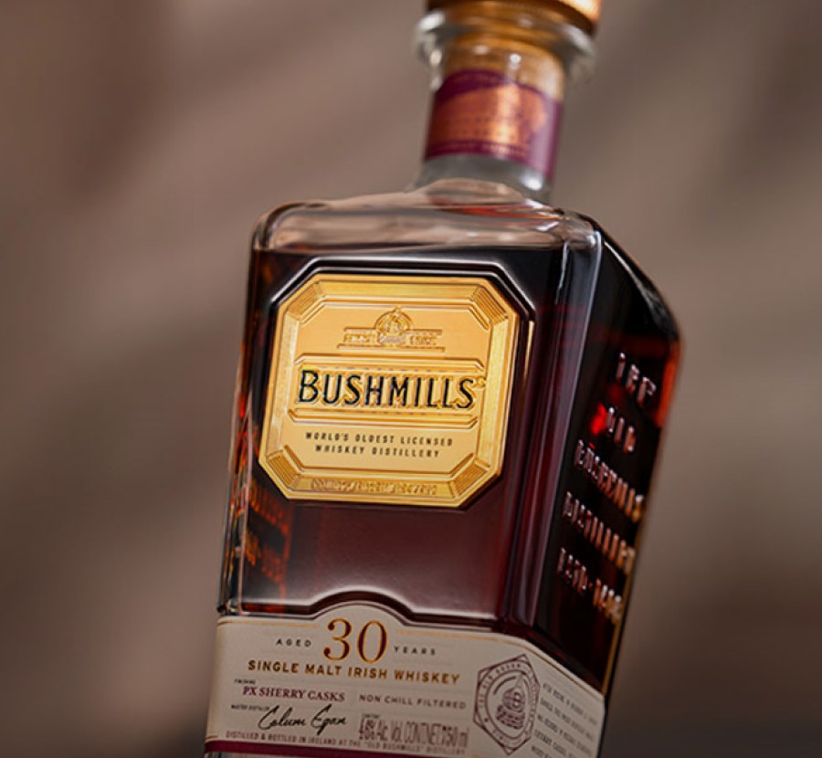 Imagen de botella de licor de la marca BUSHMILLS 30YO