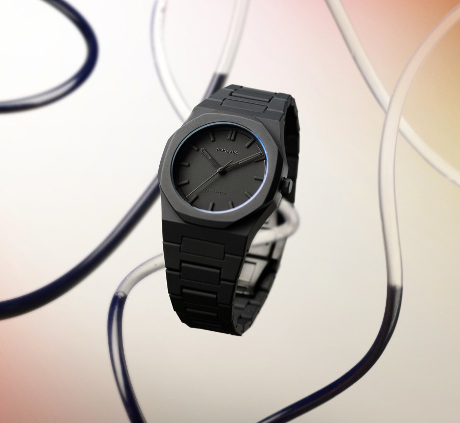 imagen de reloj negro de la marca D1 MILANO