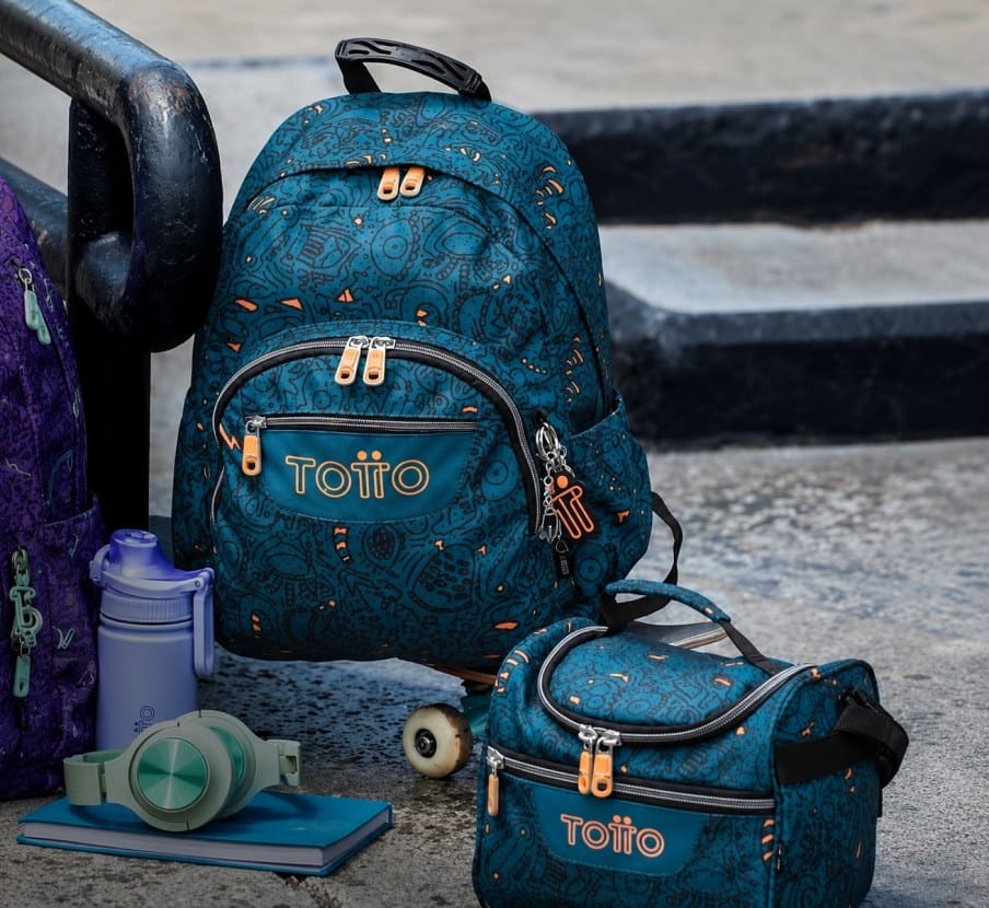 imagen de mochilas verdes de la marca TOTTO