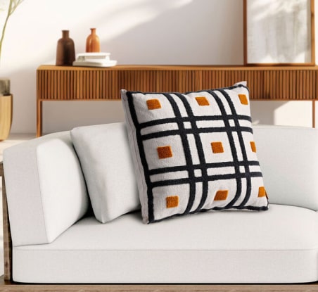 imagen de cojines de blancos en un sofa blanco, COJINES HOGAR
