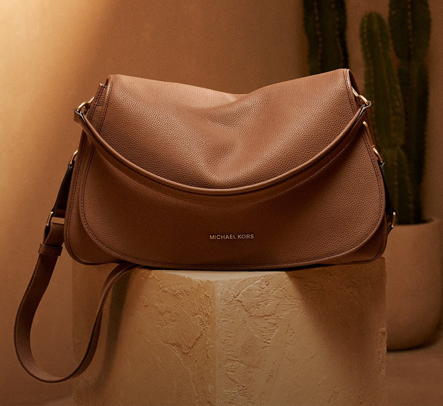 Imagen de bolso cafe de la marca MICHAEL KORS